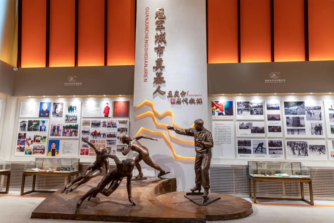 速滑冠军王蒙_滑冰冠军王蒙_速度滑冰蒙到冠军了吗