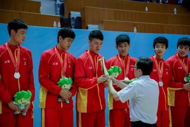 庄边中学篮球比赛冠军是谁_全国中学生篮球联赛冠军_全国中学生篮球赛冠军