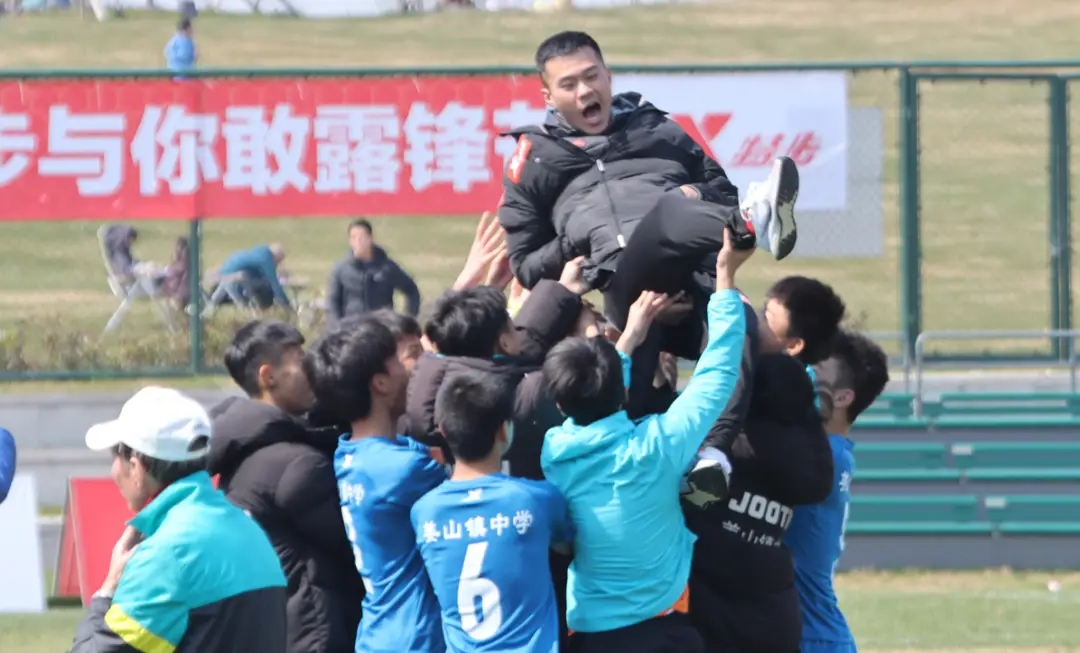 2020广州市足球高中冠军杯_广州市高中足球联赛冠军_广州市高中足球冠军杯